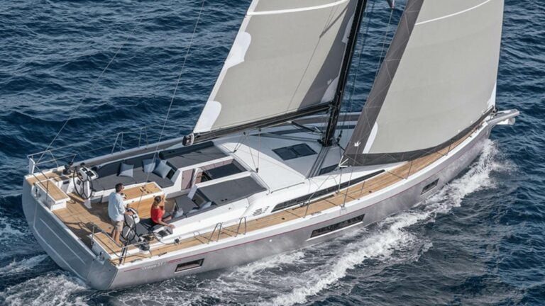 Beneteau Oceanis 51.1 under sail