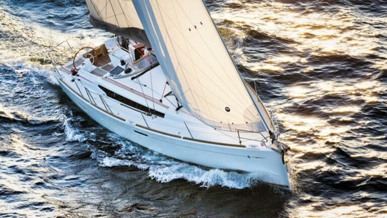 Jeanneau Sun Odyssey 389 under sail