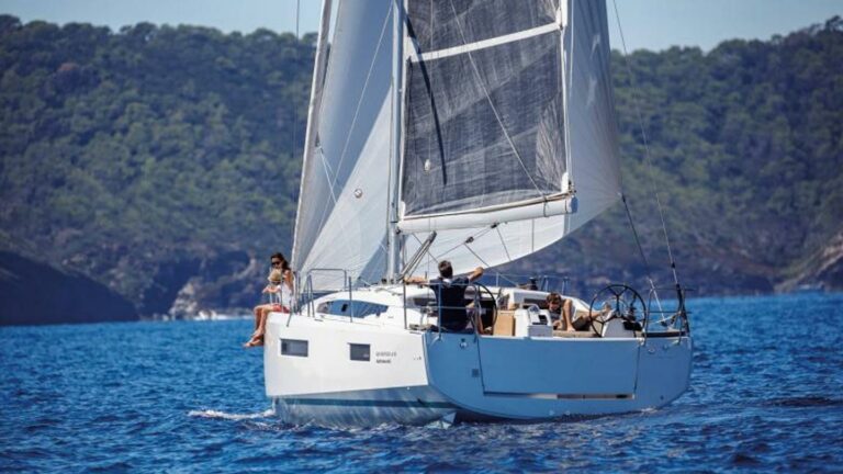 Jeanneau Sun Odyssey 410 under sail
