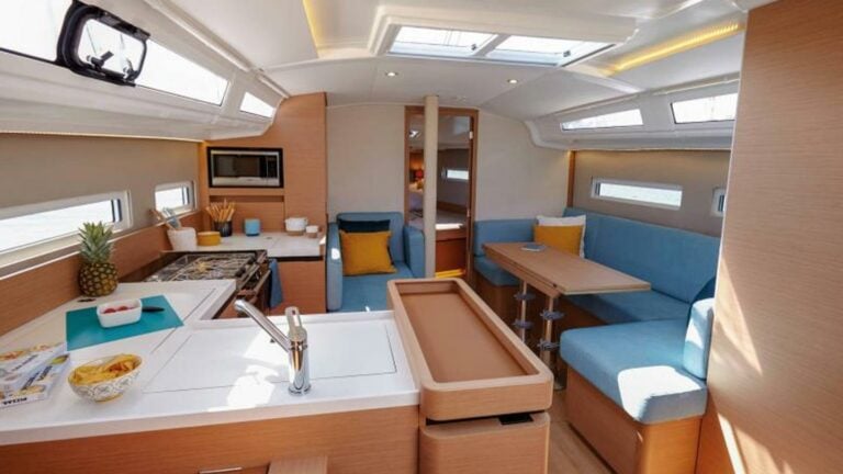 Jeanneau Sun Odyssey 410 interior galley