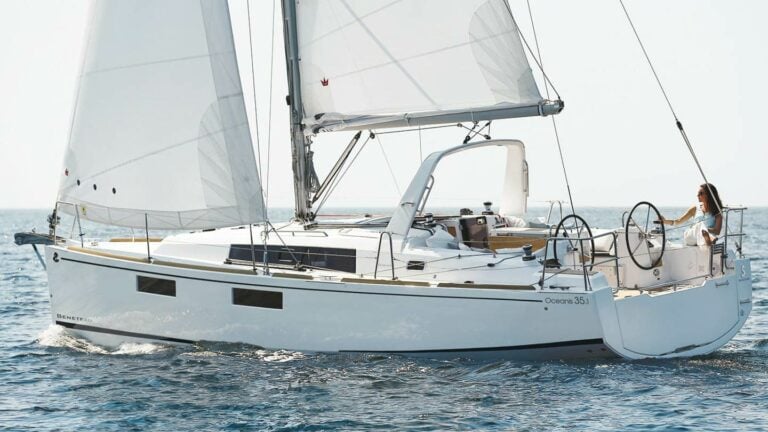 Beneteau Oceani 35 "La Bella Vita" under sail