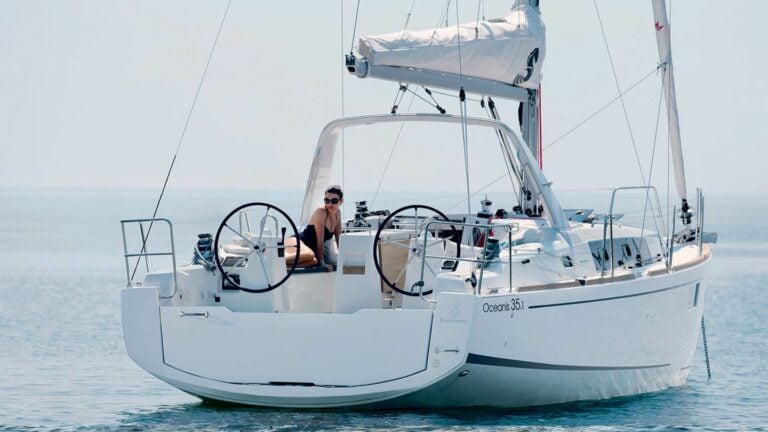 Beneteau Oceani 35 "La Bella Vita" anchored