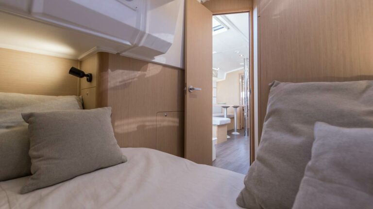 Beneteau Oceanis 38.1 "Wright By The Sea" interior cabin