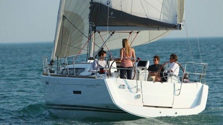 Jeanneau Sun Odyssey 379 under sail
