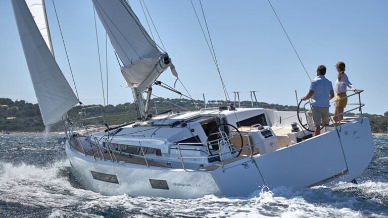 Jeanneau Sun Odyssey 389 Aquitania under sail